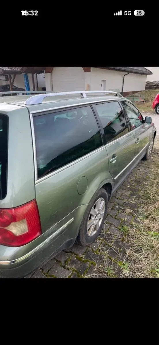 Volkswagen Passat 2003 photo 2