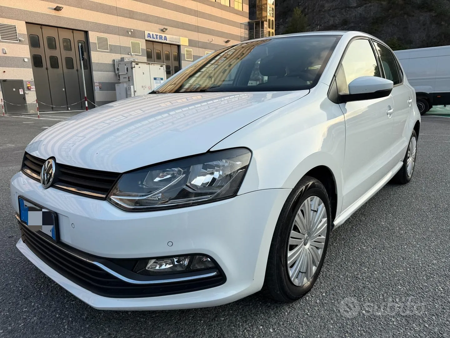 Volkswagen Polo 2014 photo 2