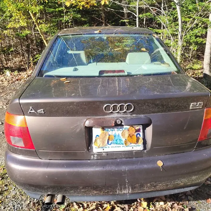 Audi A4 1997 photo 4
