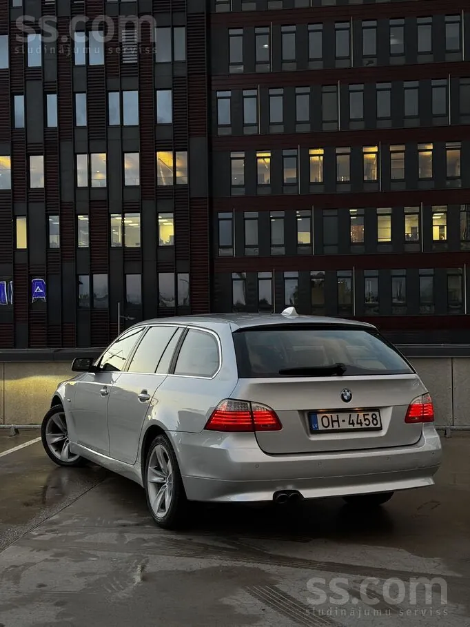 BMW 530 2010 photo 4