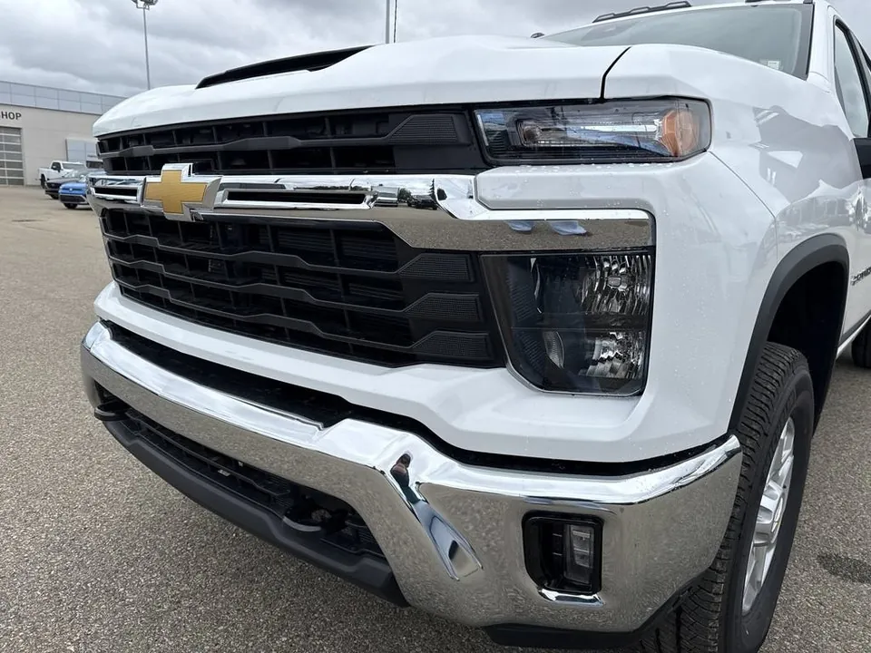 Chevrolet Silverado 2500Hd 2026 photo 3