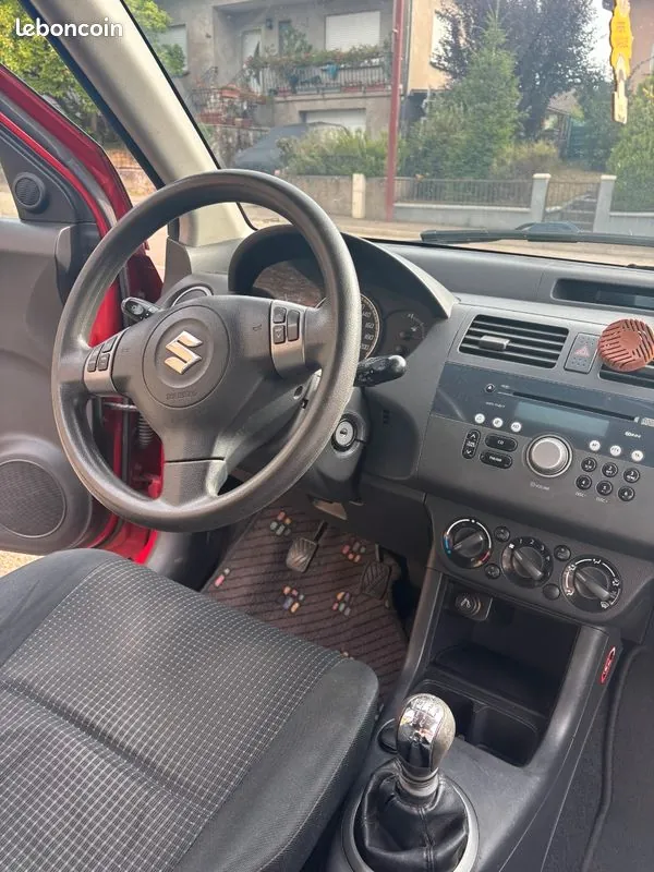 Suzuki Swift 2006 photo 2