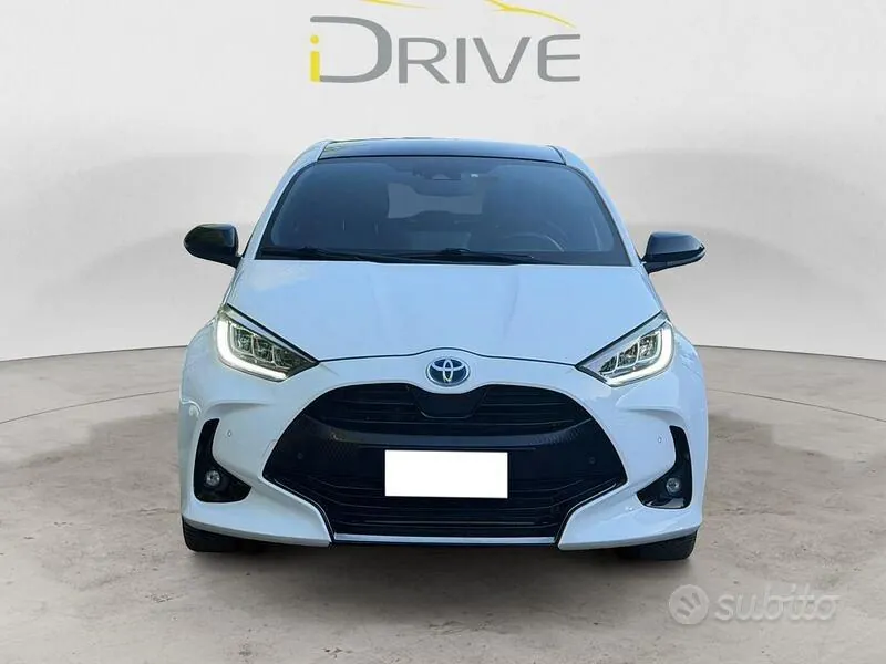 Toyota Yaris 2021 photo 2