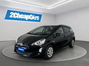 Toyota Aqua 2015 photo 2