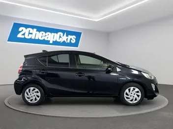 Toyota Aqua 2015 photo 5