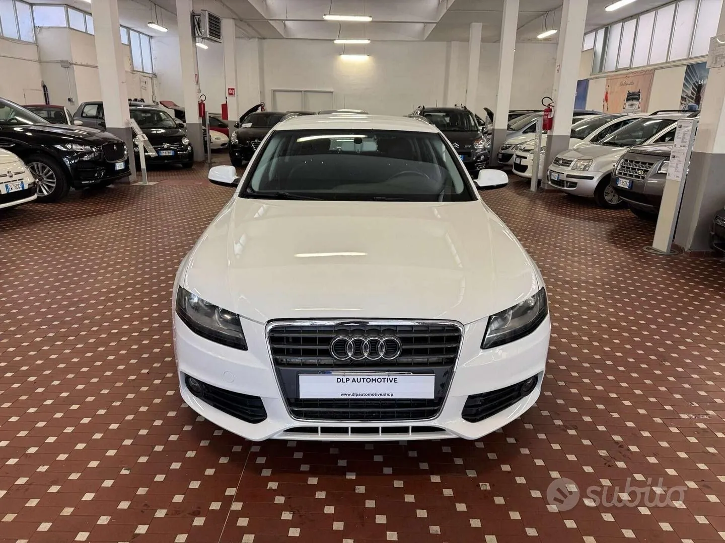 Audi A4 2010 photo 2