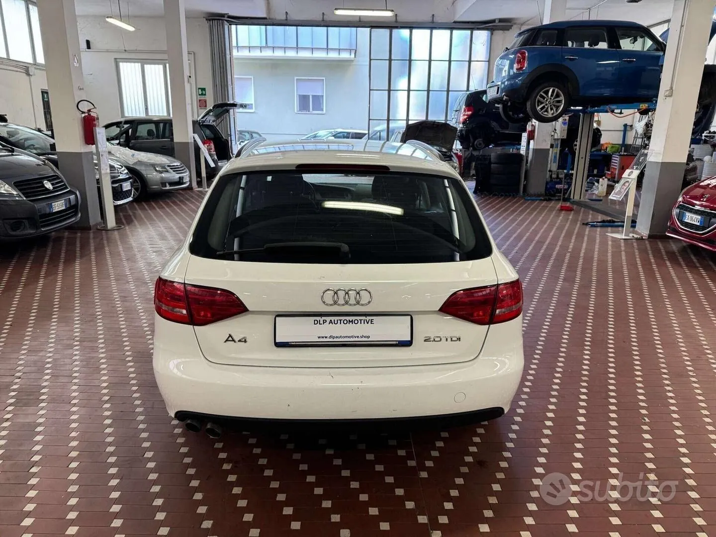 Audi A4 2010 photo 5