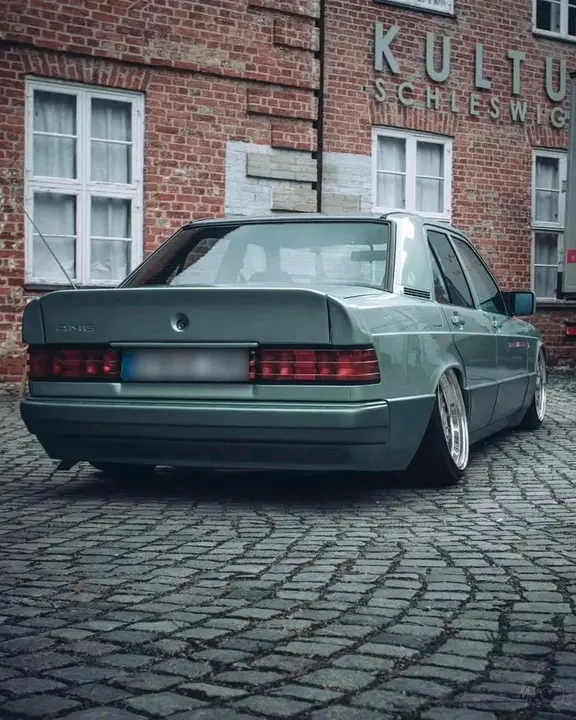 Mercedes-Benz 190E