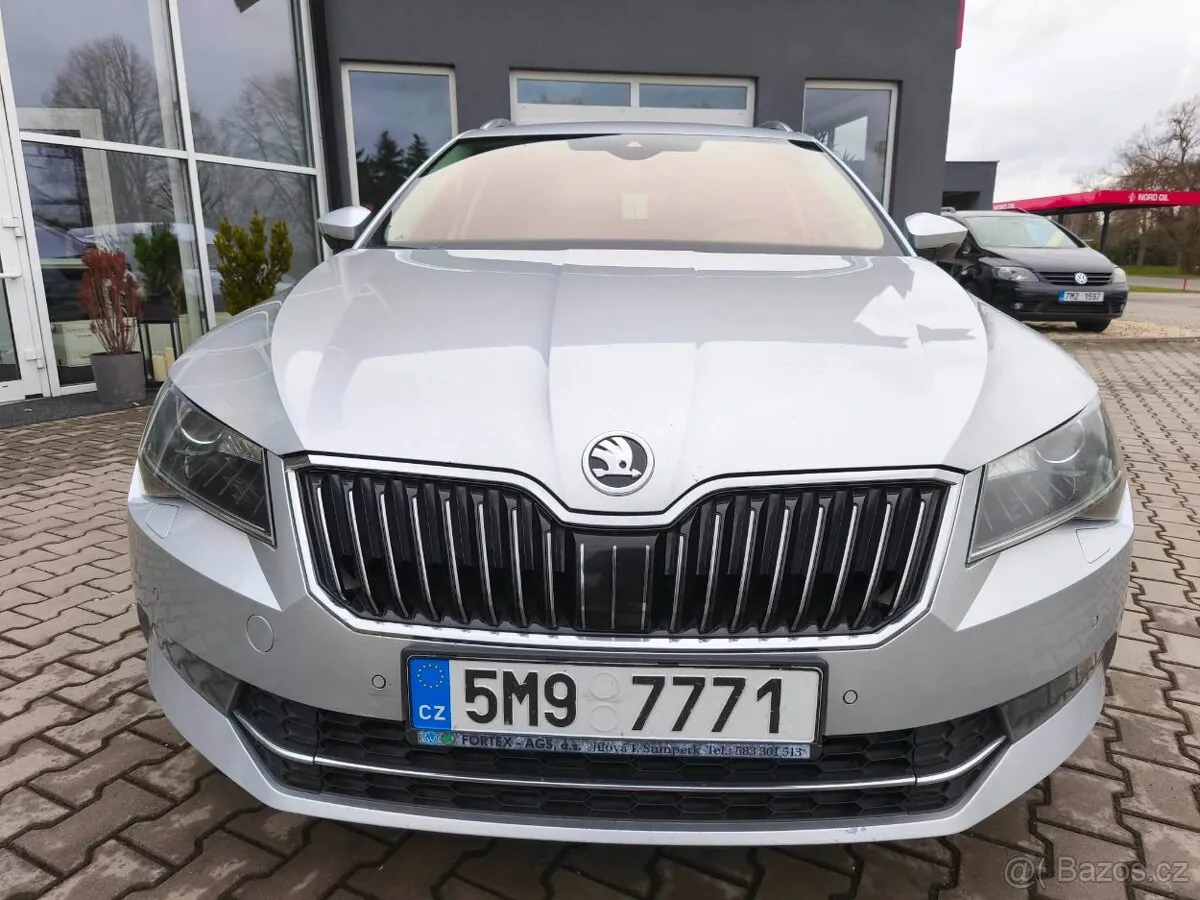 Skoda Superb 2016 photo 4