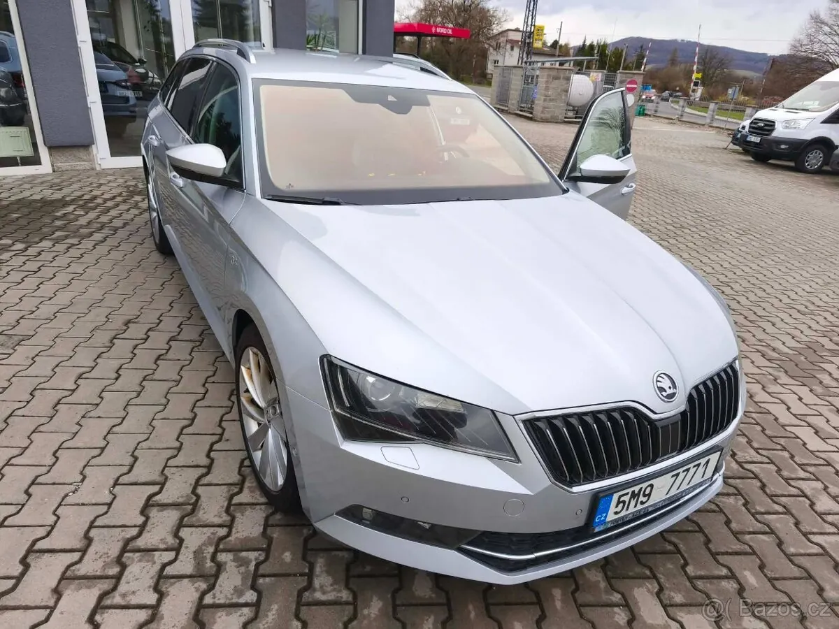 Skoda Superb 2016 photo 2
