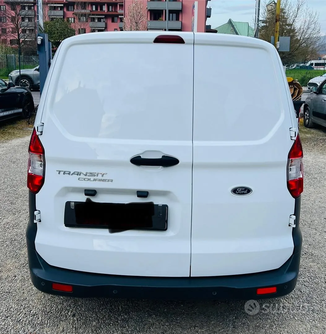 Ford Transit Courier 2022 photo 5
