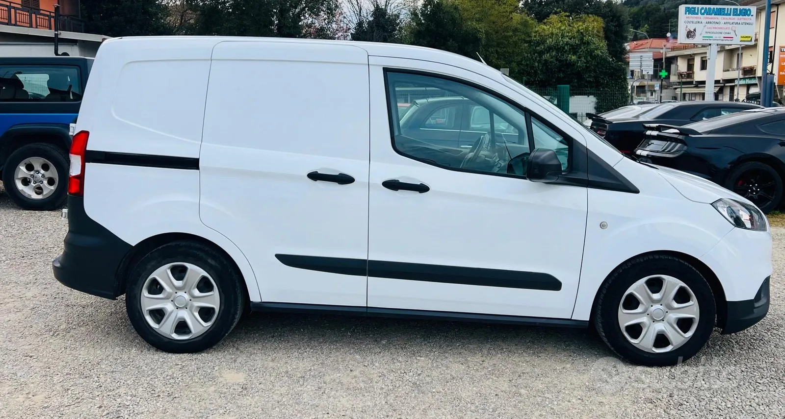 Ford Transit Courier 2022 photo 4