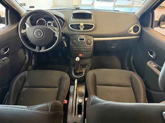 Renault Clio 2012 photo 3