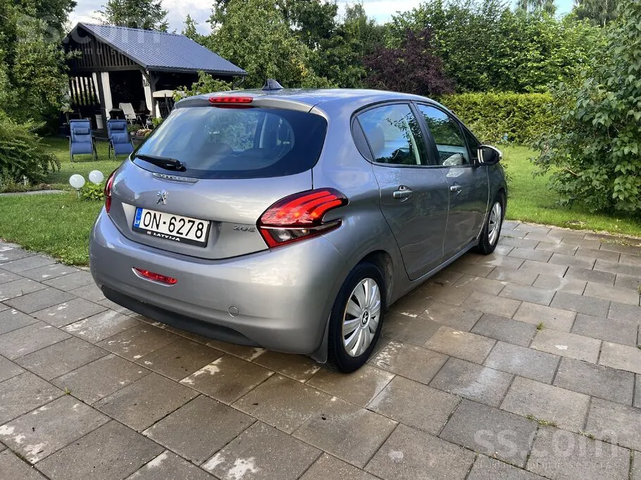 Peugeot 208 2019 photo 4