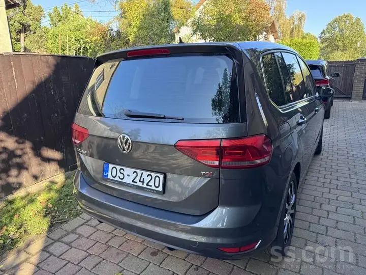 Volkswagen Touran 2016 photo 2