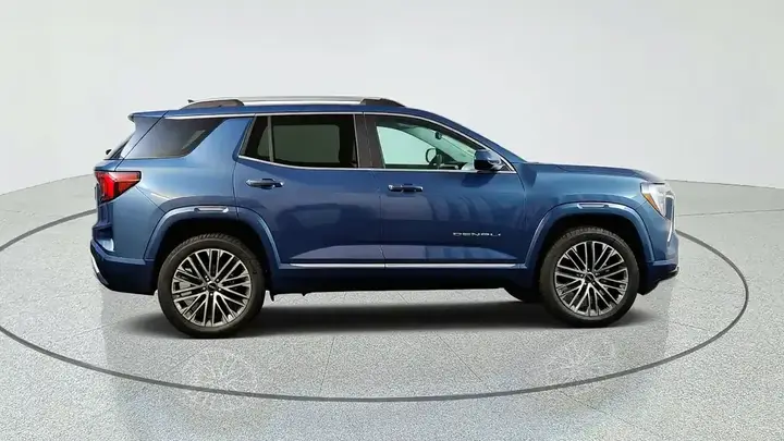 GMC Terrain 2027 photo 2