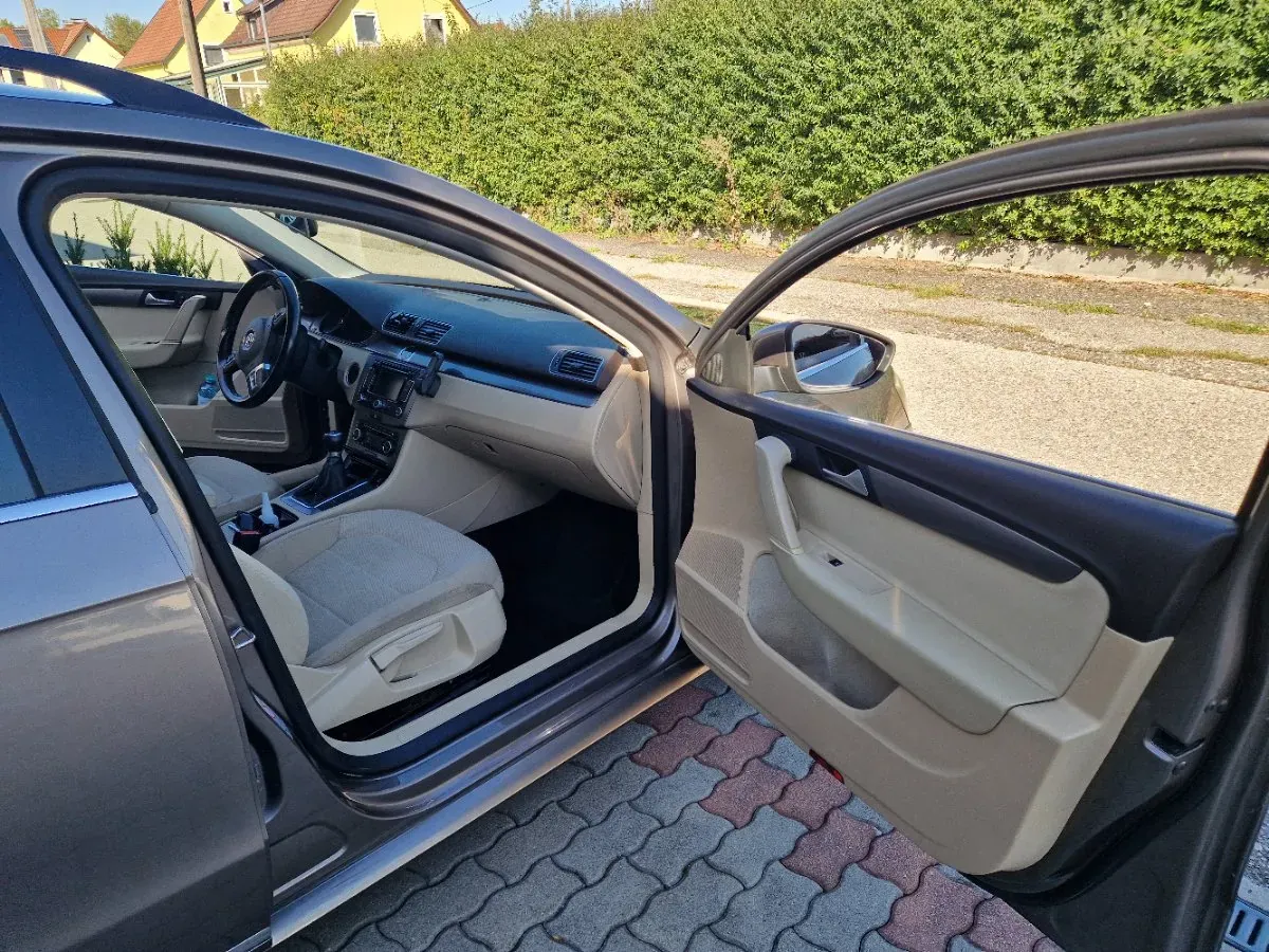 Volkswagen Passat 2011 photo 3