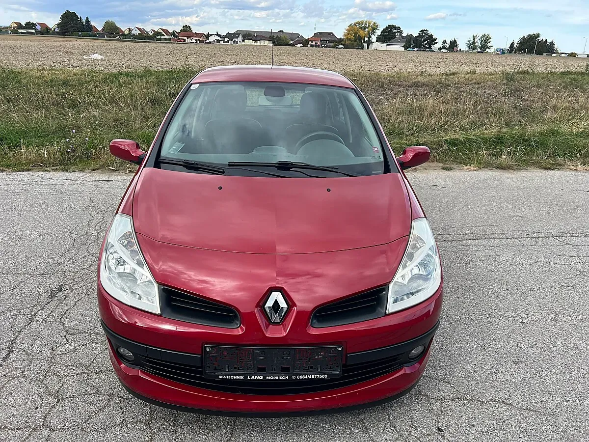Renault Clio 2009 photo 2