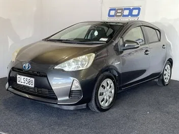 Toyota Aqua 2012 photo 4
