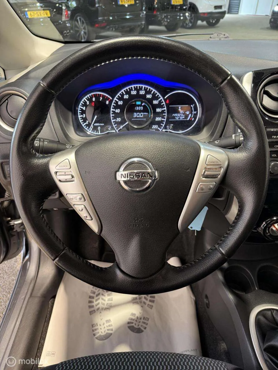Nissan Note 2015 photo 5