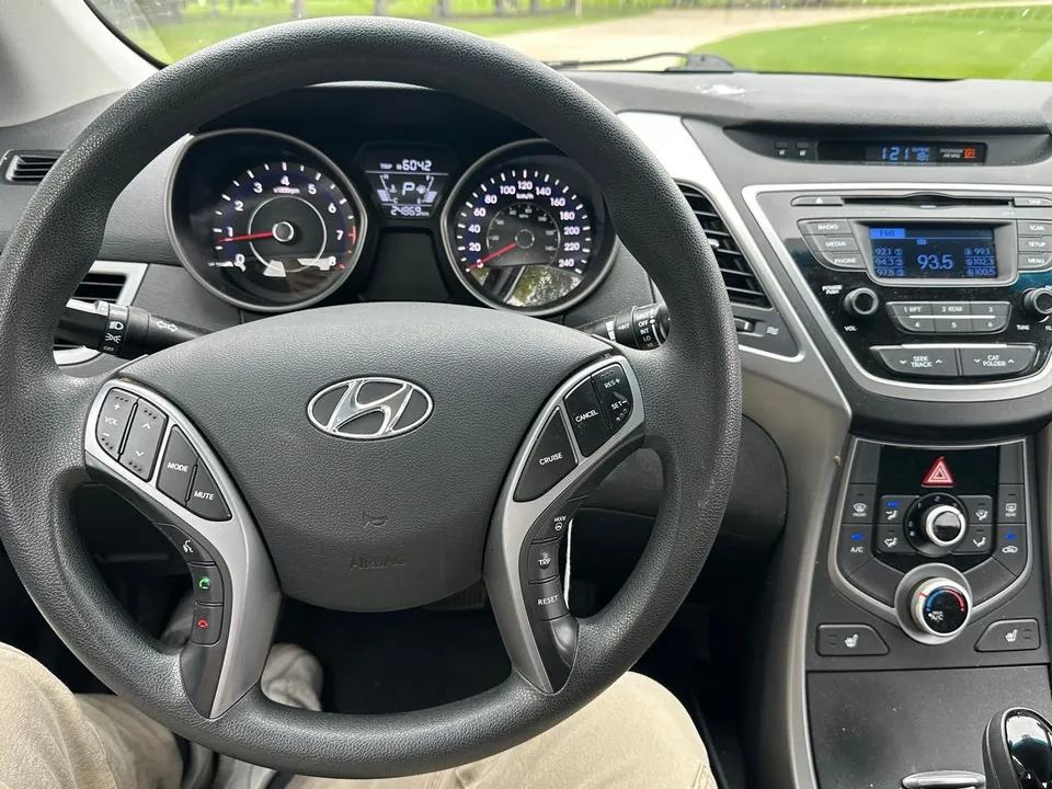 Hyundai Elantra 2015 photo 5