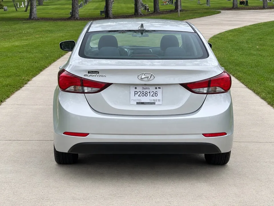 Hyundai Elantra 2015 photo 4