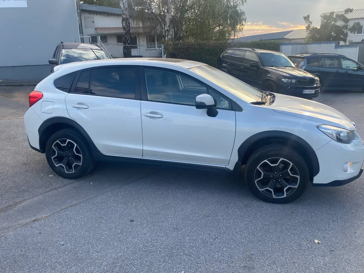 Subaru Xv 2013 photo 2