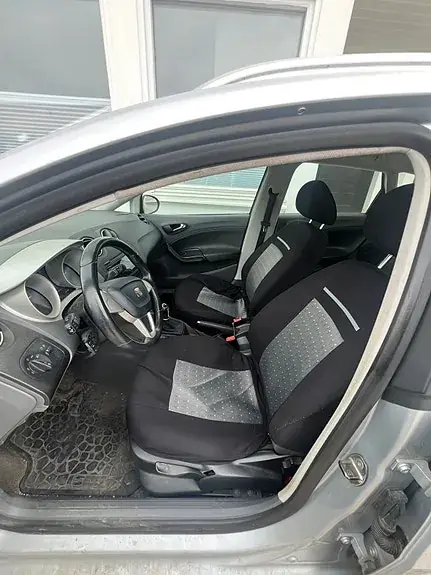 Seat Ibiza 2011 photo 3