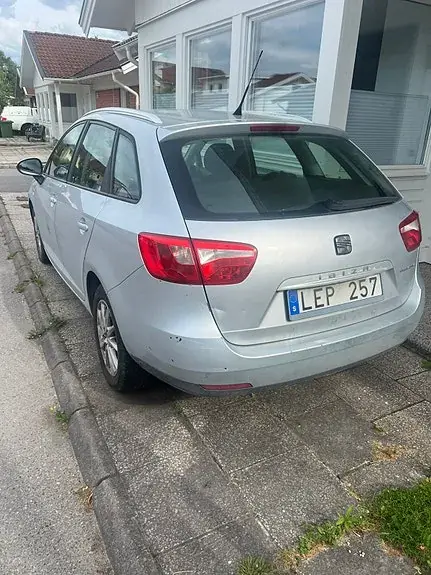 Seat Ibiza 2011 photo 2