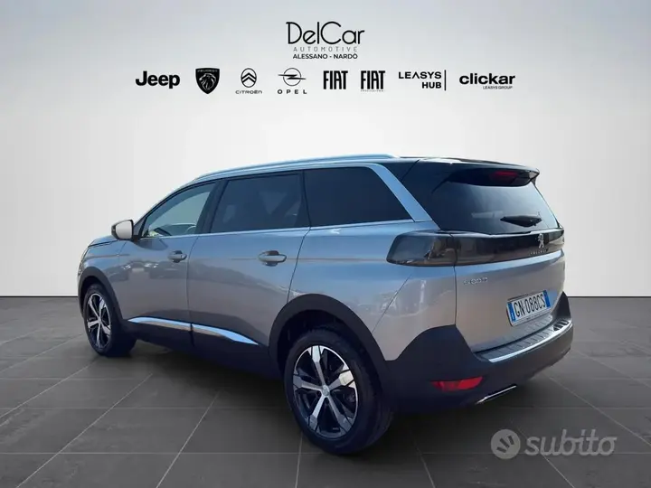Peugeot 5008 2023 photo 3