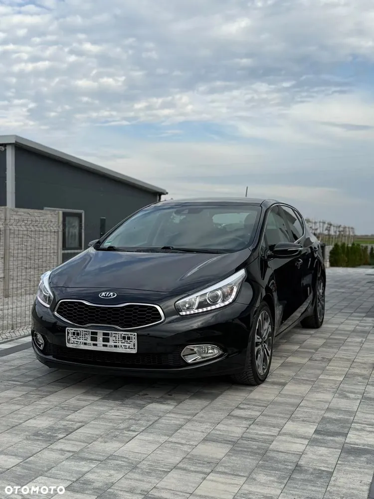 Kia Ceed 2013 photo 2