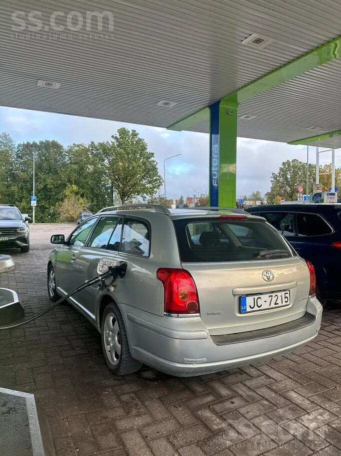 Toyota Avensis 2005 photo 4