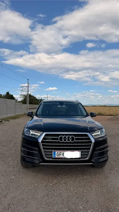 Audi Q7 2015 photo 2