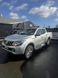 Mitsubishi Triton 2017 photo 2