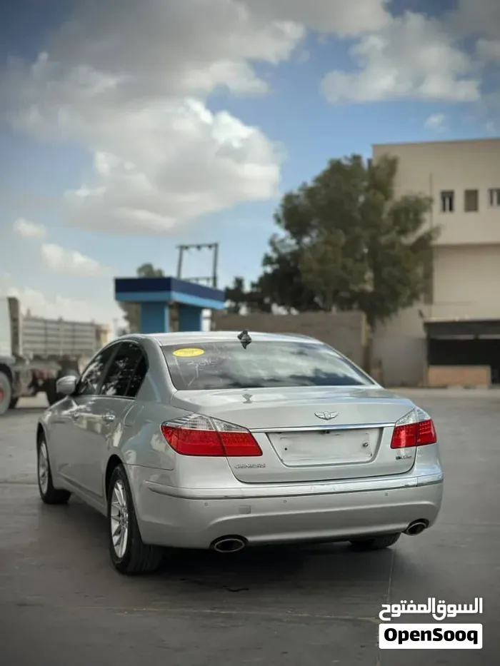 Hyundai Genesis 2009 photo 2