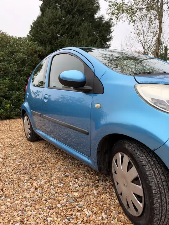 Peugeot 107 2008 photo 4