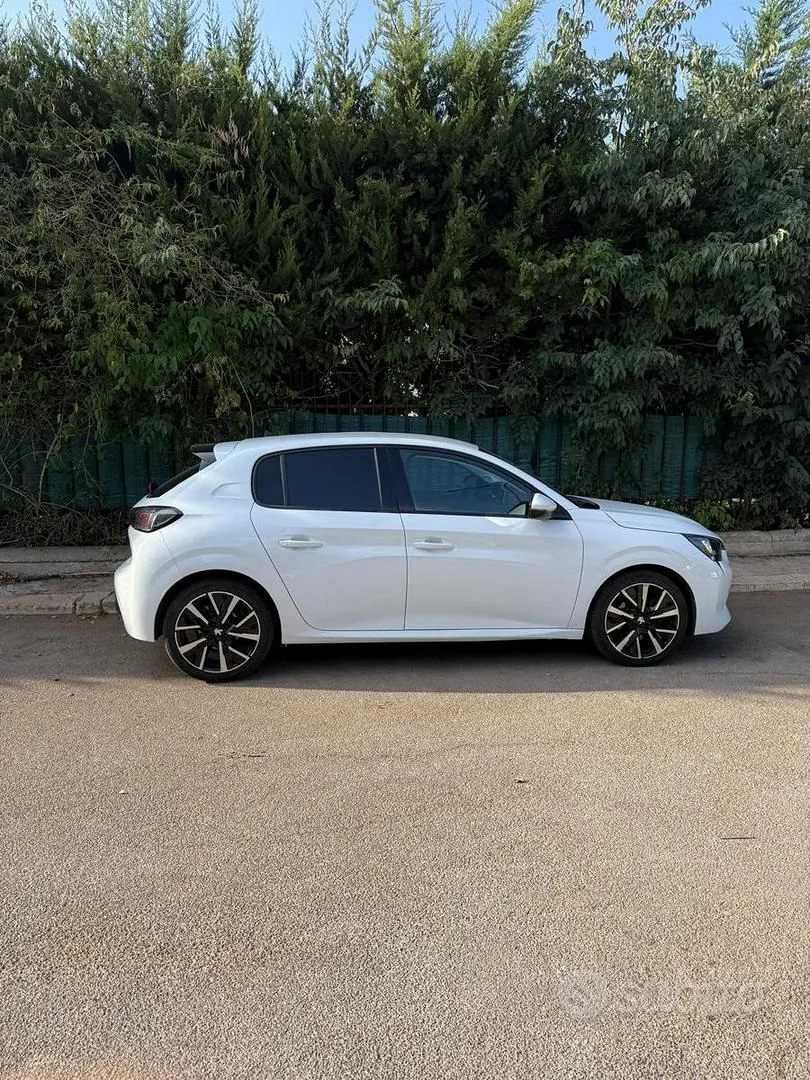 Peugeot 208 2020 photo 3