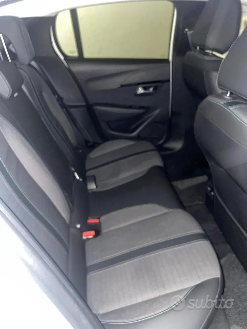 Peugeot 208 2020 photo 4