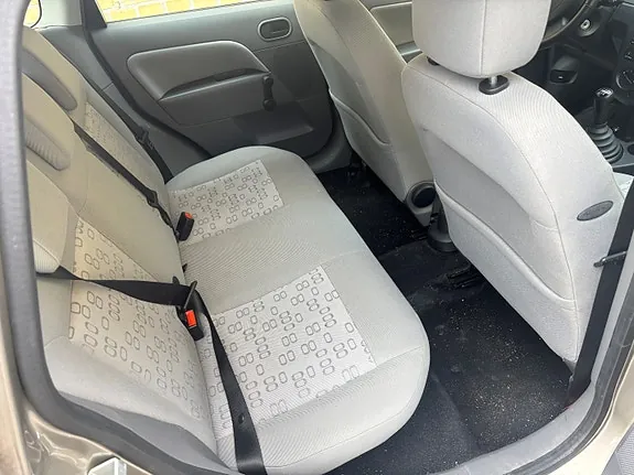 Ford Fiesta 2002 photo 4