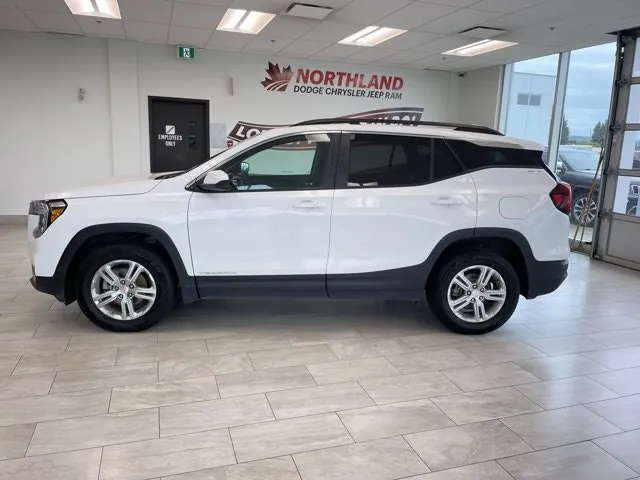 GMC Terrain 2024 photo 2