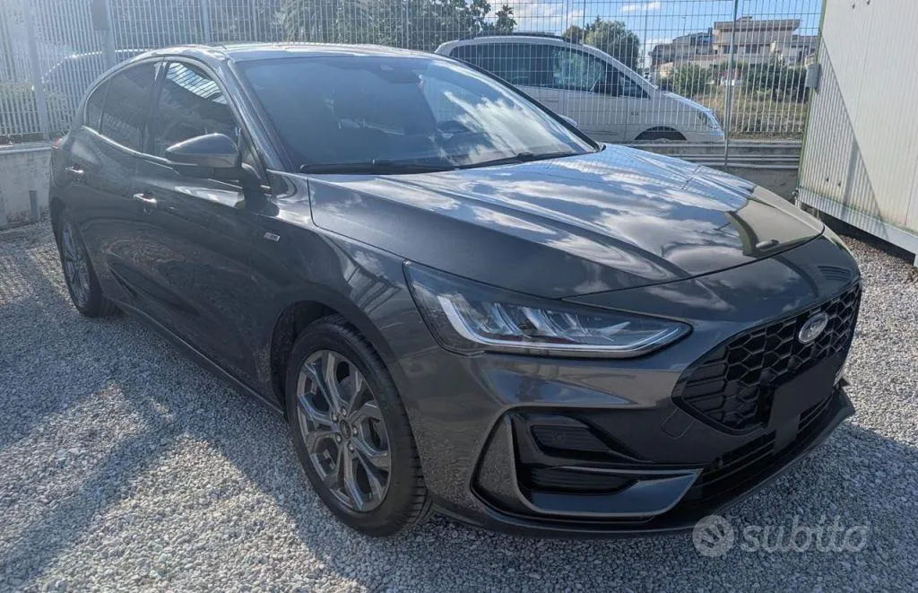 Ford Focus 2023 photo 2