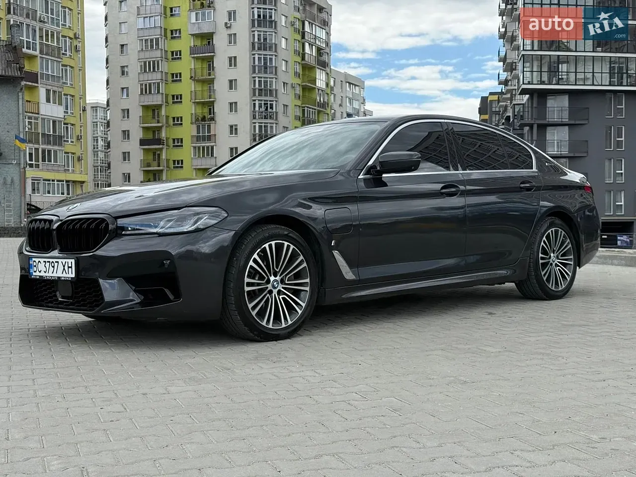 BMW 5 Series 2018 photo 5