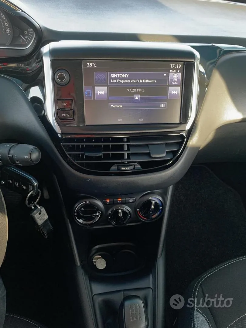 Peugeot 208 2016 photo 4