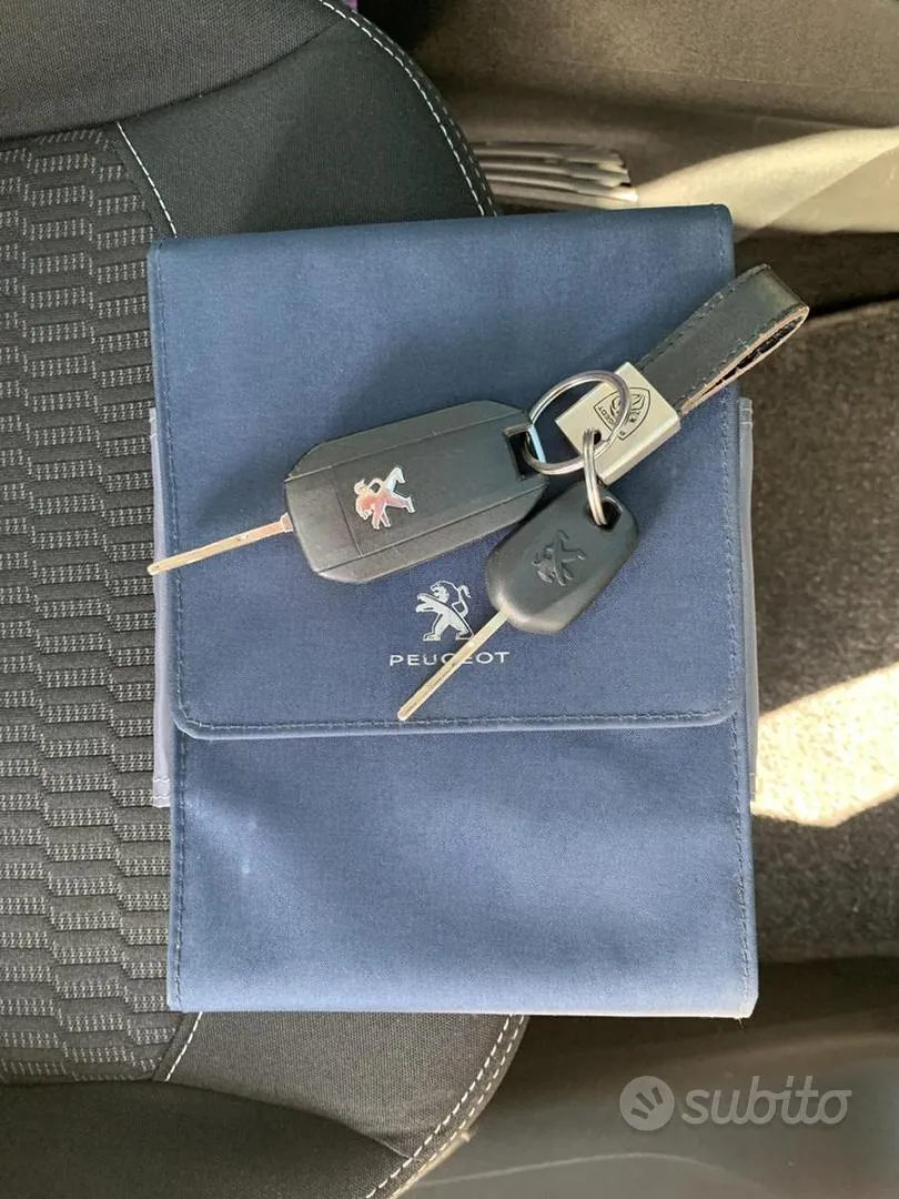 Peugeot 208 2016 photo 2