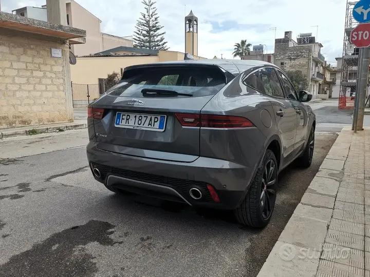 Jaguar E-Pace 2018 photo 3