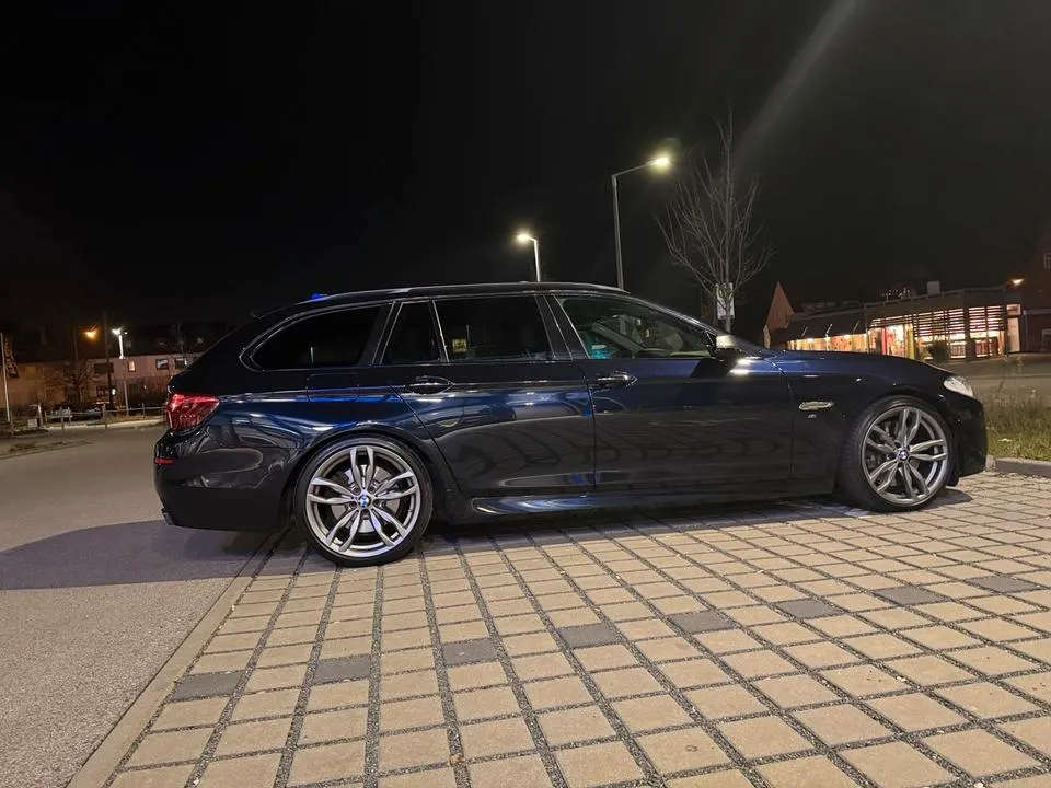 BMW M550