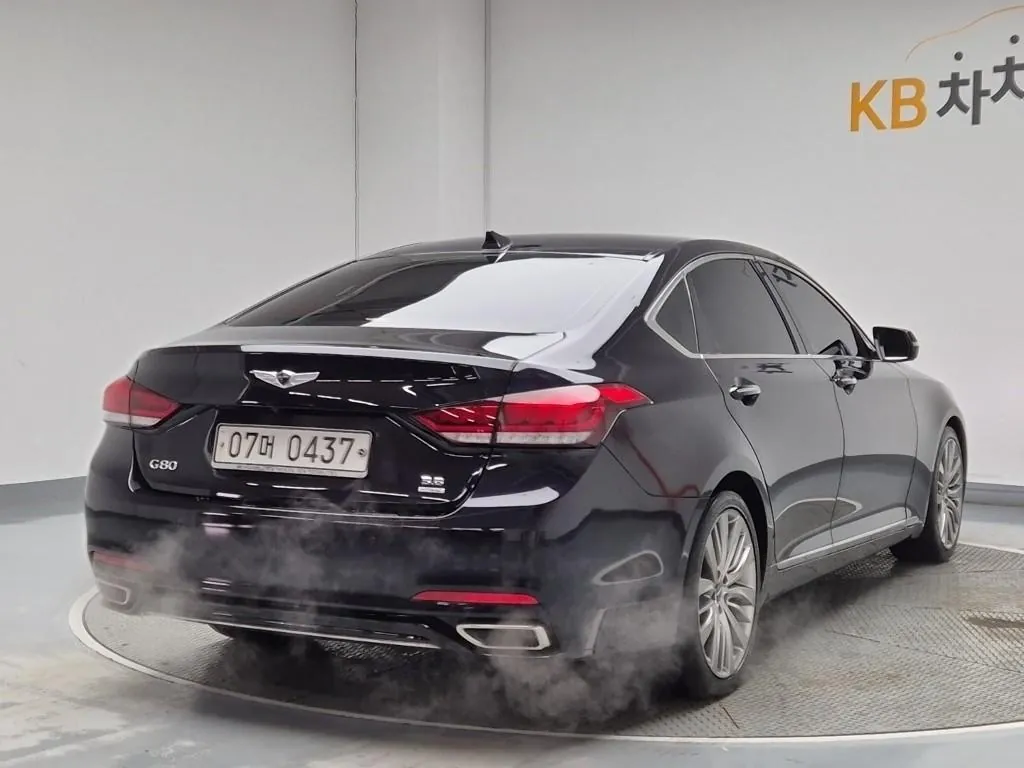 Genesis G80 2017 photo 3