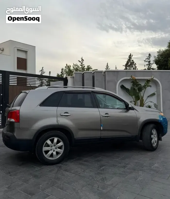 Kia Sorento 2011 photo 2