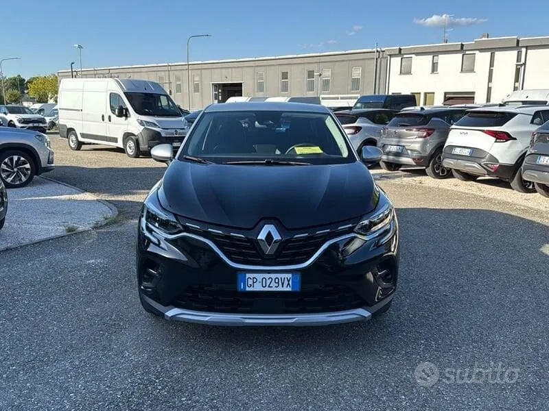 Renault Captur 2023 photo 2