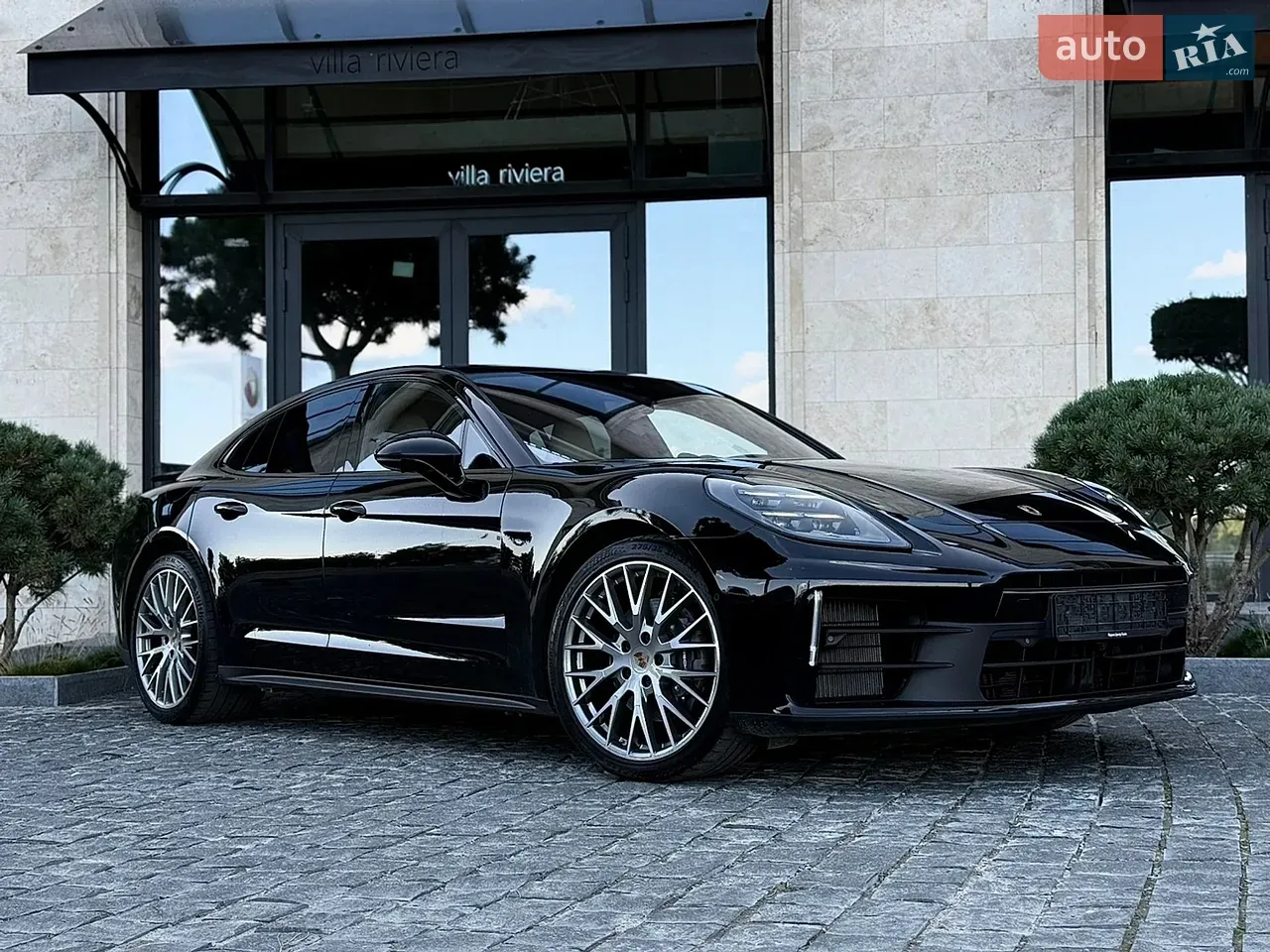 Porsche Panamera 2023 photo 2